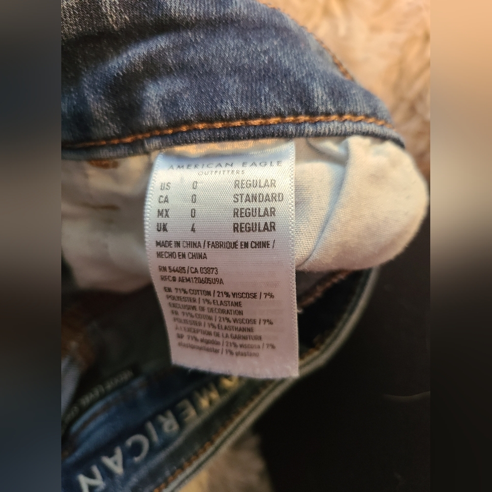 American Eagle Women's Distressed Blue Jeans - Picture 5 of 9